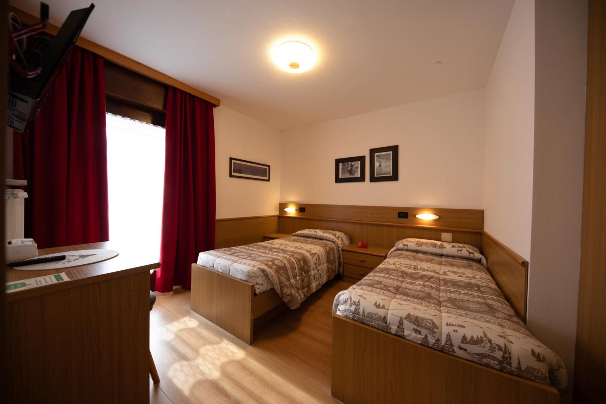 פאסו רולה Albergo Venezia מראה חיצוני תמונה