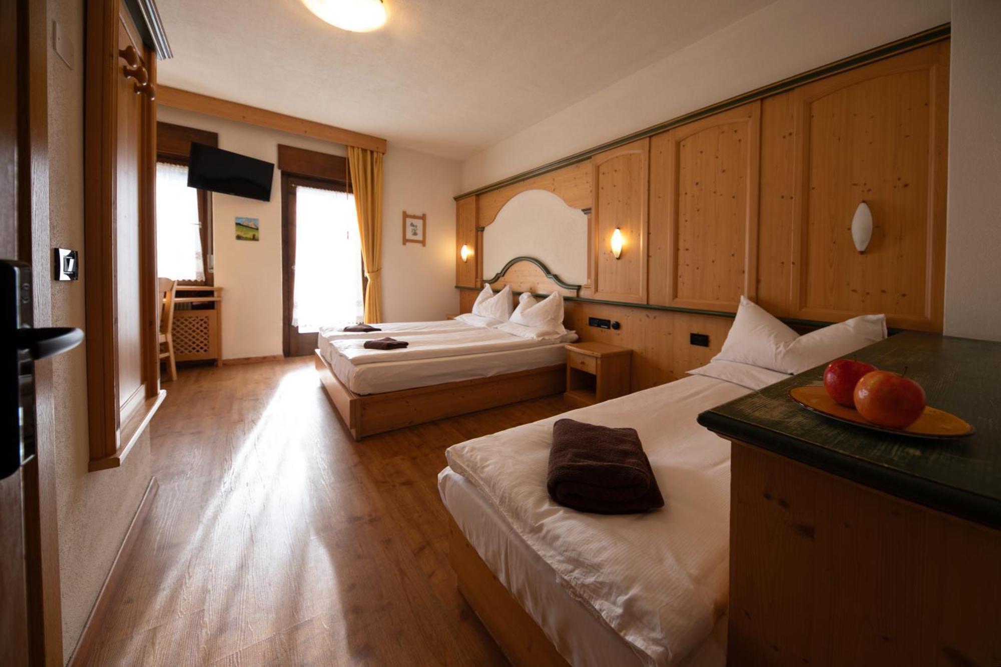 פאסו רולה Albergo Venezia מראה חיצוני תמונה